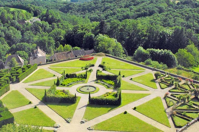 jumilhac castle gardens